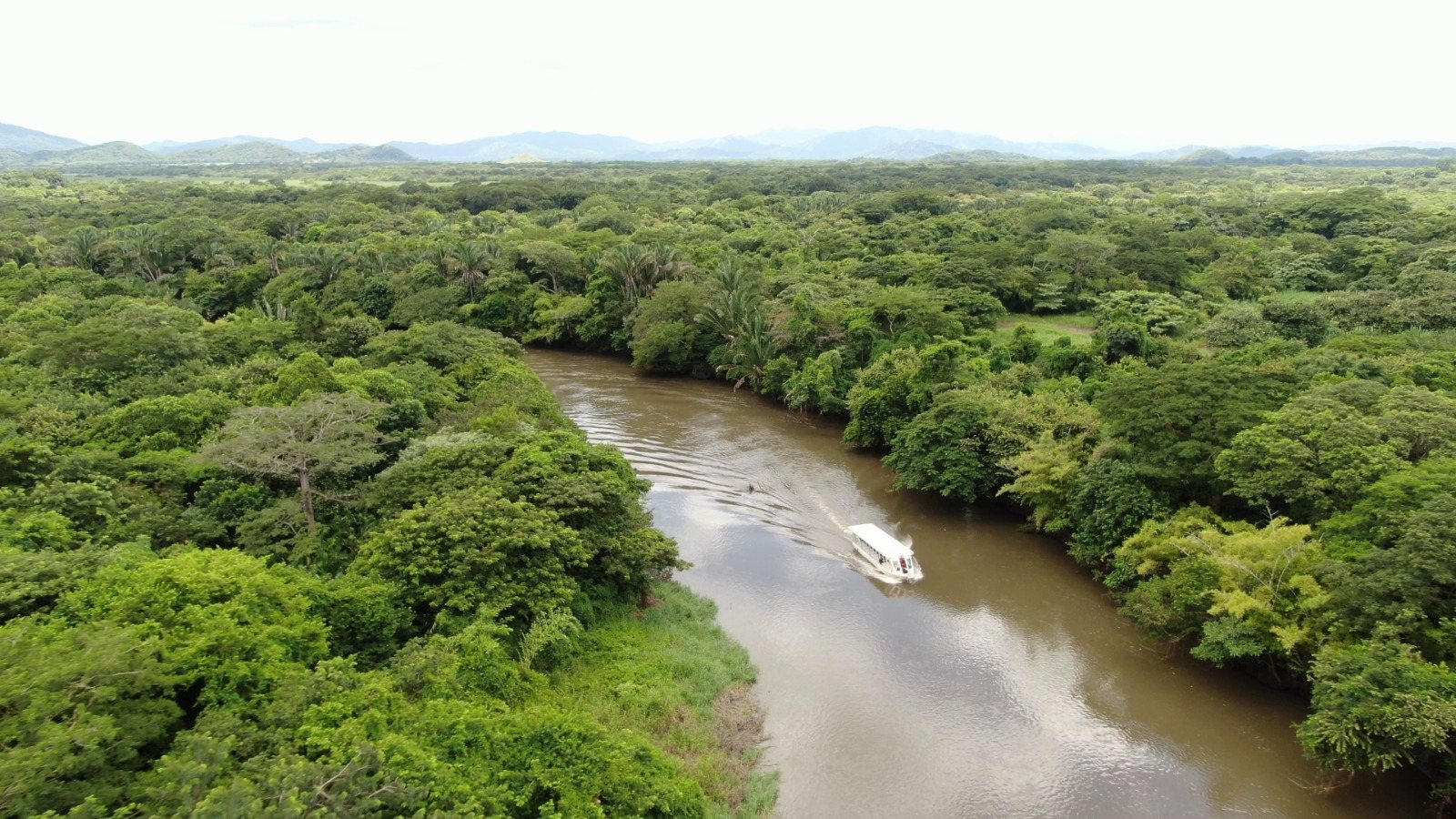 Tour boat on the Tempisque River